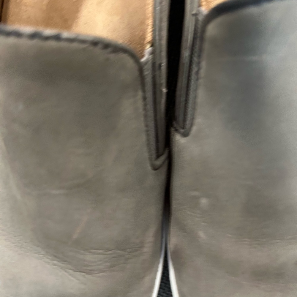 Vionic Gray Slip-On Women's Sneakers - Picture 5 of 10